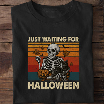 Just Waiting For Halloween Funny Cat Skeleton T-Shirt